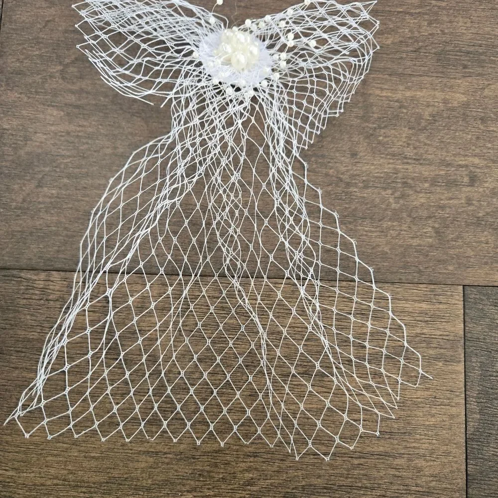 Hair piece Wedding White Bow Pearl Veil